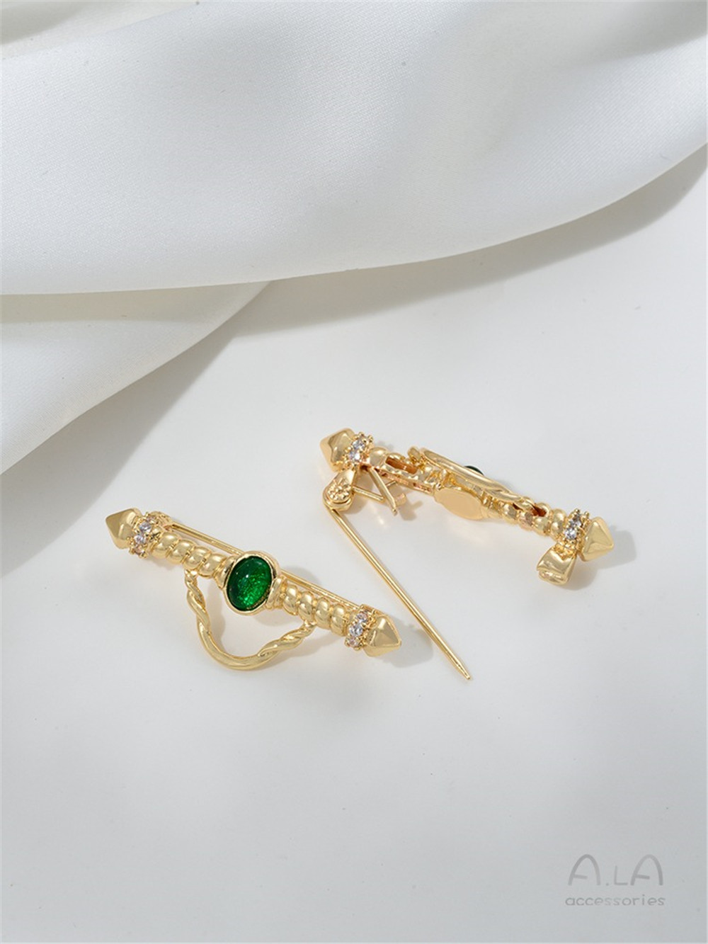 Spilla scanalata con zirconi i - Brooch Pin Gold recensione e prezzo